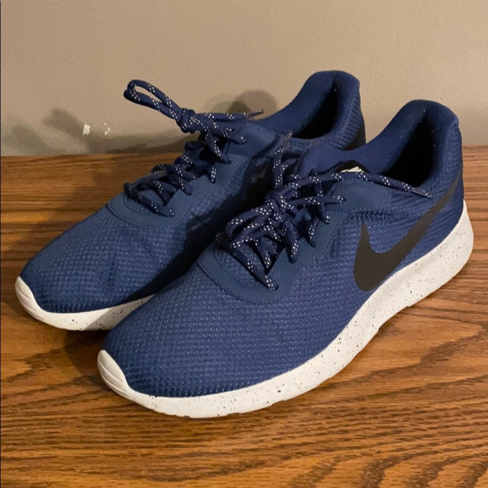 Nike Tanjun SE coastal Blue size 12.5